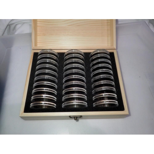 1118 - Wooden coin case presented with 30 capsules. UK P&P Group 1 (£16+VAT for the first lot and £2+VAT fo... 