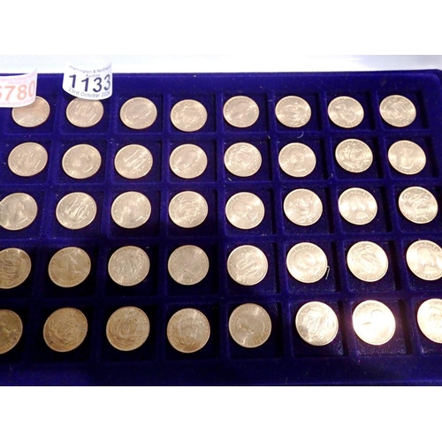 1133 - Tray of forty halfpennies. UK P&P Group 1 (£16+VAT for the first lot and £2+VAT for subsequent lots)