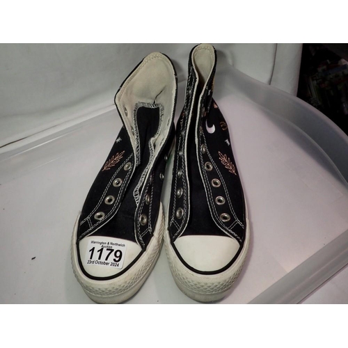 1179 - Pair of ladies Converse All Stars, size 4.5. UK P&P Group 1 (£16+VAT for the first lot and £2+VAT fo... 