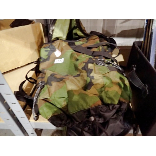 1250 - Unbranded heavy duty camouflage rucksack. Not available for in-house P&P