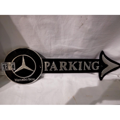 1254 - Cast iron Mercedes parking arrow, W: 40 cm. UK P&P Group 2 (£20+VAT for the first lot and £4+VAT for... 