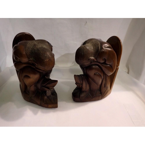 1296 - Pair of carved hardwood figural bookends. UK P&P Group 2 (£20+VAT for the first lot and £4+VAT for s... 