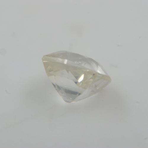 17 - Natural loose 1.53 carat oval cut light faint yellow sapphire. UK P&P Group 0 (£6+VAT for the first ... 