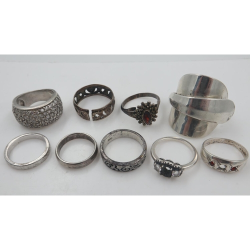 19 - Quantity of 925 silver rings, some stone set, two at fault. UK P&P Group 0 (£6+VAT for the first lot... 