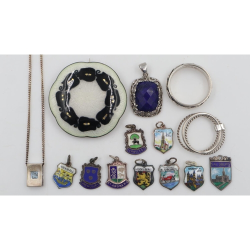 40 - Mixed silver jewellery and charms. UK P&P Group 0 (£6+VAT for the first lot and £1+VAT for subsequen... 