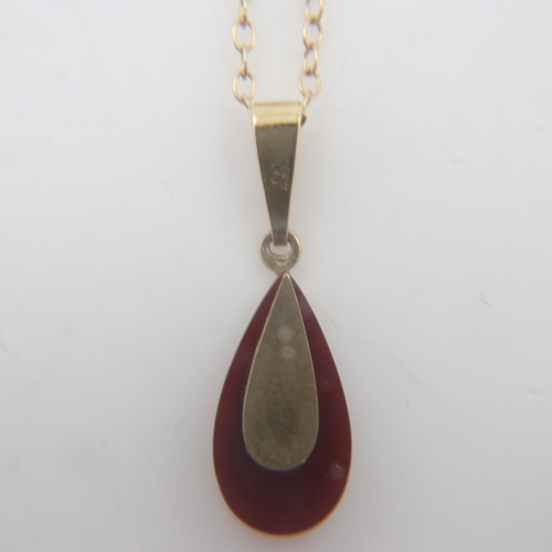 46 - Modern 9ct gold carnelian-set pendant necklace, 2.5g. UK P&P Group 0 (£6+VAT for the first lot and £... 