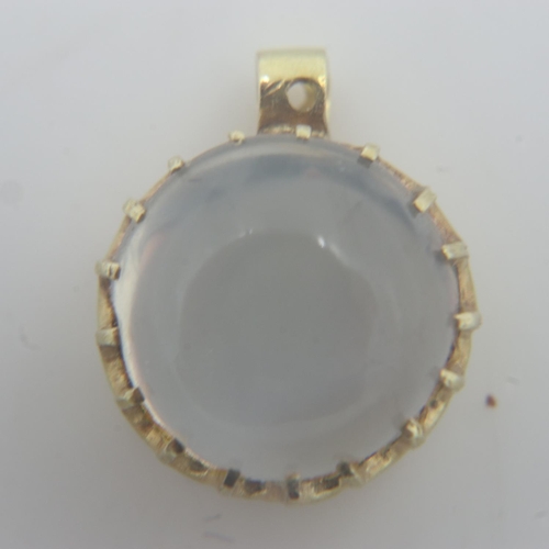 67 - Unmarked 15ct gold and moonstone pendant. UK P&P Group 0 (£6+VAT for the first lot and £1+VAT for su... 