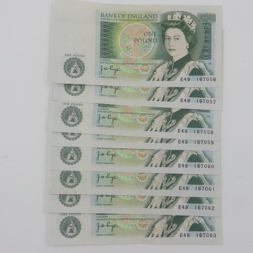 91 - Eight Page green £1 notes, each sequential E49 167056-063, nUNC. UK P&P Group 1 (£16+VAT for the fir... 