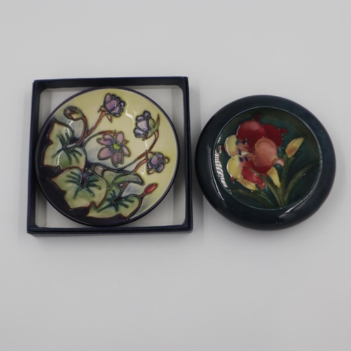 221 - Moorcroft lipped shallow bowl, in the Hibiscus pattern, D: 11cm, with a Moorcroft coaster in the Hep... 