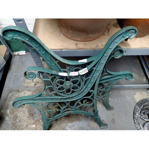 1755 - Cast iron bench ends with lion head detail. Not available for in-house P&P