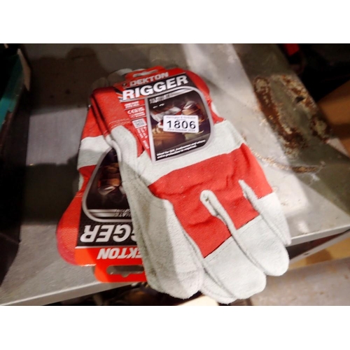 1806 - Two pairs of Dekton rigger gloves. Not available for in-house P&P