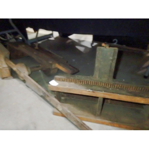 1841 - Large extremely heavy metal shaping tool. Not available for in-house P&P