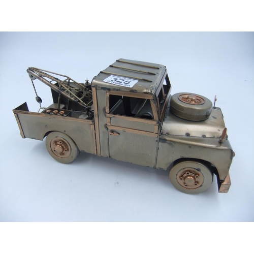 325 - Tin plate Land Rover tow truck. L: 34cm. UK P&P Group 2 (£20+VAT for the first lot and £4+VAT for su... 