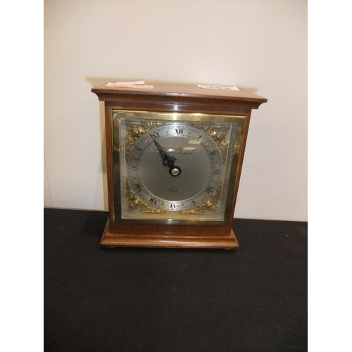 334 - Mahogany case Elliot mantel clock, retailed by Boodle & Dunthorne, Roman numerals to the chapter rin... 