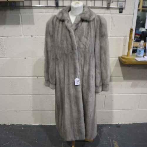 374 - Full length grey mink coat size 10 - 12. UK P&P Group 2 (£20+VAT for the first lot and £4+VAT for su... 