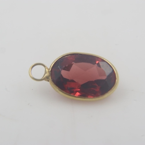 41 - 9ct gold bezel set garnet solitaire pendant. UK P&P Group 0 (£6+VAT for the first lot and £1+VAT for... 