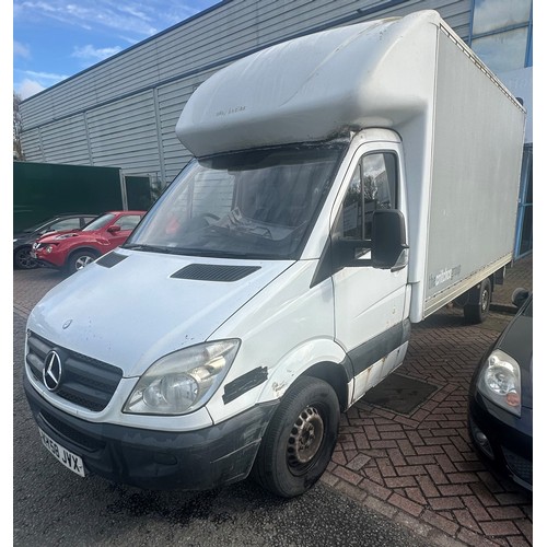 1000C - Mercedes Sprinter Van, engine working, tail lift not working, mainly for spares, MOT expired 21/12/2... 