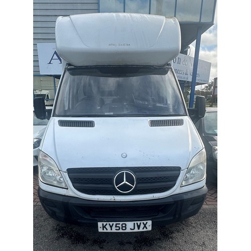 1000C - Mercedes Sprinter Van, engine working, tail lift not working, mainly for spares, MOT expired 21/12/2... 