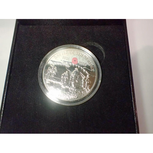 1073 - 100 year commemorative £5 Remembering the Battle of the Somme. UK P&P Group 1 (£16+VAT for the first... 