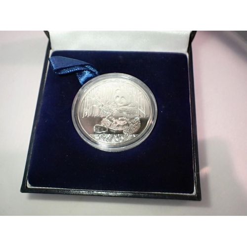 1074 - Boxed Chinese Panda commemorative coin. UK P&P Group 1 (£16+VAT for the first lot and £2+VAT for sub... 