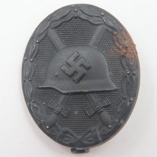 2236 - German WWII pressed metal wound badge, black grade, representing iron. UK P&P Group 1 (£16+VAT for t... 