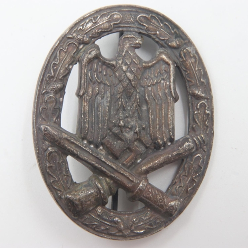 2246 - Third Reich General Assault Badge. Maker Marked. UK P&P Group 1 (£16+VAT for the first lot and £2+VA... 