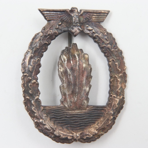 2250 - Third Reich Kriegsmarine Mine Sweepers Badge. Maker: R.K (Rudolf Karneth) Gablonz. UK P&P Group 1 (£... 