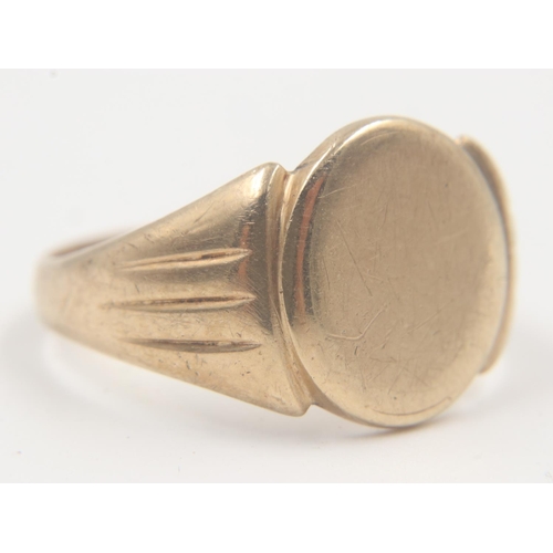 55 - 9ct gold gents signet ring, size X, 6.2g. UK P&P Group 0 (£6+VAT for the first lot and £1+VAT for su... 