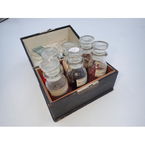 99 - Apothecary box containing six bottles. UK P&P Group 2 (£20+VAT for the first lot and £4+VAT for subs... 