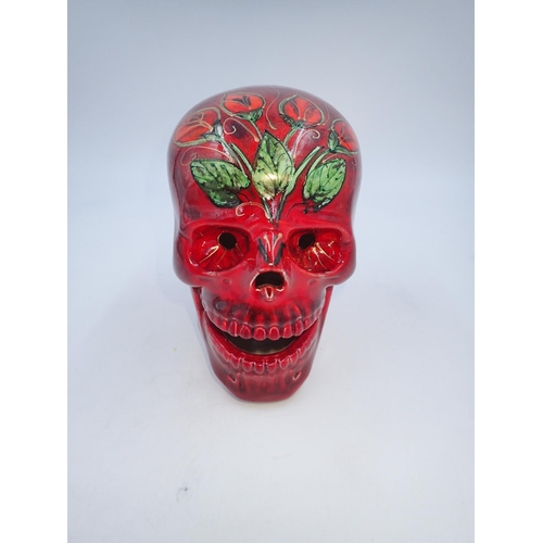 168 - Anita Harris skull, signed in gold, no cracks or chips. H: 21cm. UK P&P Group 2 (£20+VAT for the fir... 