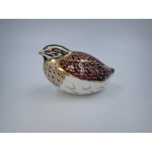 171 - Royal Crown Derby dappled quail paperweight, with a gold stopper, no cracks or chips. H: 6.5cm. UK P... 