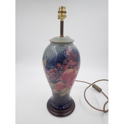 205A - Tall Moorcroft lamp in the Pomegranate pattern, no cracks or chips, H: 45 cm. All electrical items i... 