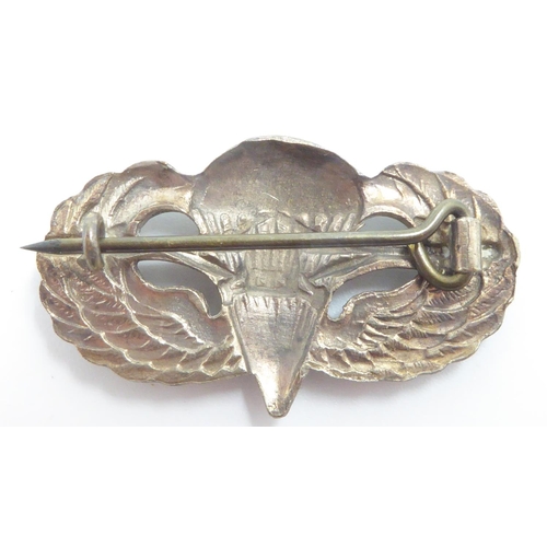 2252 - WWII British Made US Silver Glider Troops Wings. UK P&P Group 1 (£16+VAT for the first lot and £2+VA... 