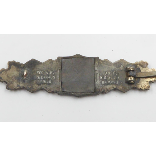 2270 - WWII German Close Combat Clasp. Maker Marked. UK P&P Group 1 (£16+VAT for the first lot and £2+VAT f... 