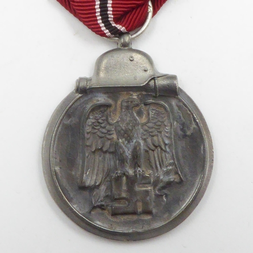 2287 - WWII German Eastern Front Medal. UK P&P Group 1 (£16+VAT for the first lot and £2+VAT for subsequent... 