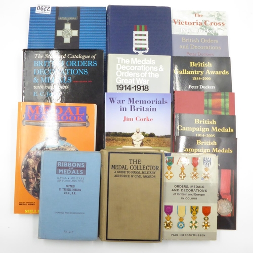 2290 - Medal Collectors reference books and catalogues, including a series by Peter Duckers. UK P&P Group 2... 