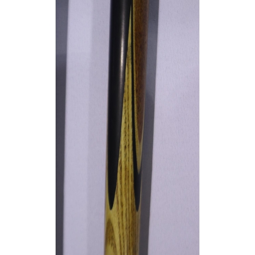 2061 - The Staney Smith Gold Cup snooker record cue in metal case, L: 147 cm. Not available for in-house P&... 