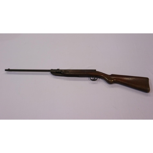 2065 - Model 5.5 air rifle. UK P&P Group 3 (£30+VAT for the first lot and £8+VAT for subsequent lots)