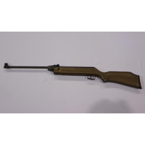 2066 - SMK 15 .177 air rifle. UK P&P Group 3 (£30+VAT for the first lot and £8+VAT for subsequent lots)