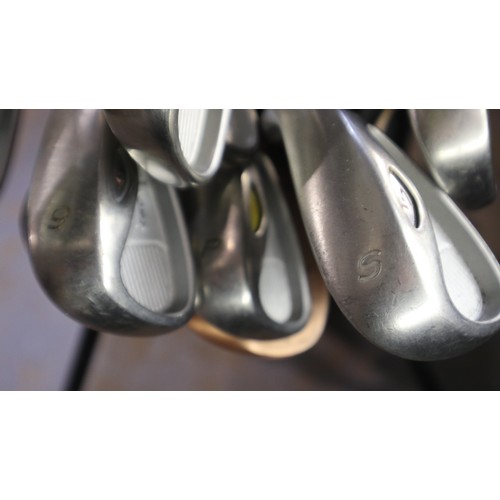 2053 - Taylor Made R5 full golf set to include Ping putter, Taylor Made burner driver with Taylor made stan... 