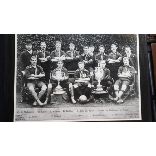 2018 - Large quantity of mixed photograph albums of Everton teams and players. Not available for in-house P... 