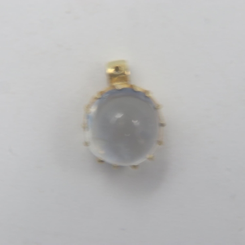 12 - Unmarked 15ct gold and moonstone solitaire pendant. UK P&P Group 0 (£6+VAT for the first lot and £1+... 