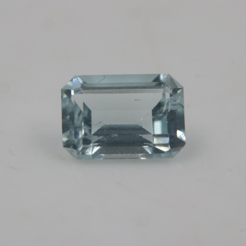 36 - Natural loose aquamarine, emerald cut, 1.55 carats. UK P&P Group 0 (£6+VAT for the first lot and £1+... 