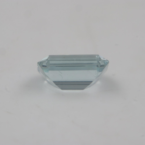 36 - Natural loose aquamarine, emerald cut, 1.55 carats. UK P&P Group 0 (£6+VAT for the first lot and £1+... 