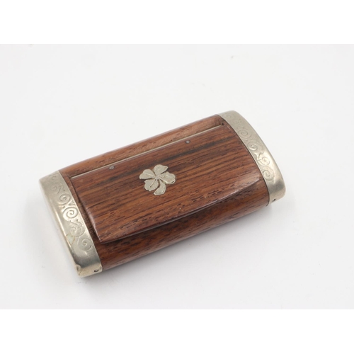 115 - Oak and white metal snuff box. UK P&P Group 1 (£16+VAT for the first lot and £2+VAT for subsequent l... 