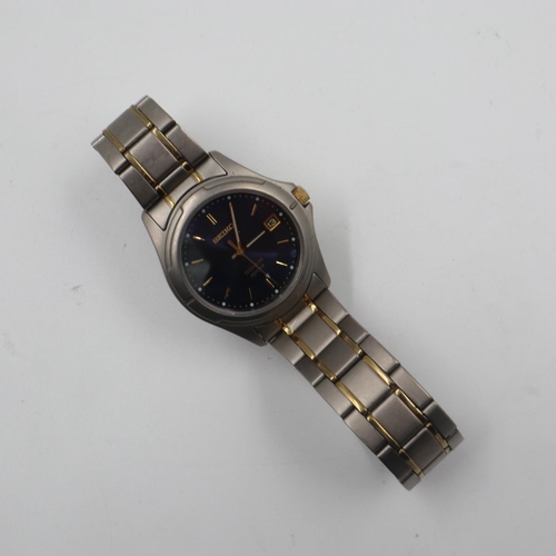 92 - SEIKO: gentlemans titanium quartz wristwatch, model 7N42-8A90, working at lotting. UK P&P Group 1 (£... 