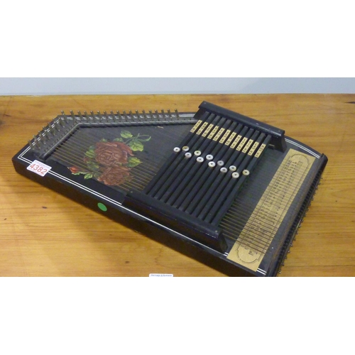 344 - Vintage Rosetti Autoharp, 32 string, 12 bar chord Zither. Not available for in-house P&P