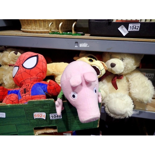 1046 - Mixed plush toys to include Spiderman. Not available for in-house P&P