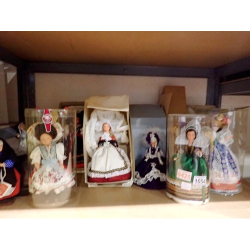 1054 - Thirteen vintage European dolls to include boxed Le Minor examples. Not available for in-house P&P