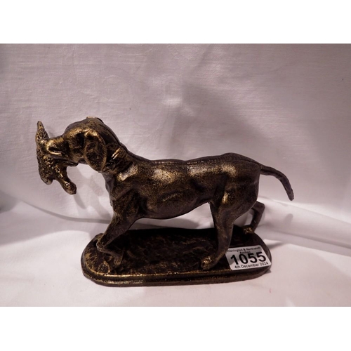 1055 - Cast iron golden retriever figure, L: 22 cm. UK P&P Group 1 (£16+VAT for the first lot and £2+VAT fo... 